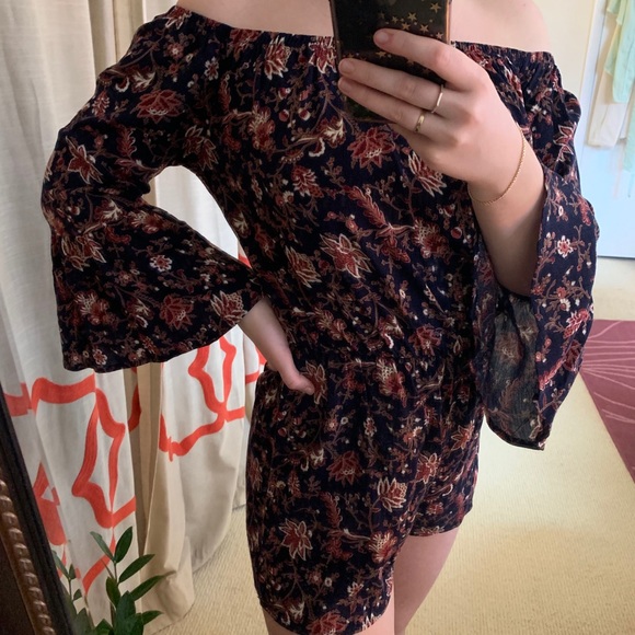 Off the shoulder patterned romper - Picture 2 of 4